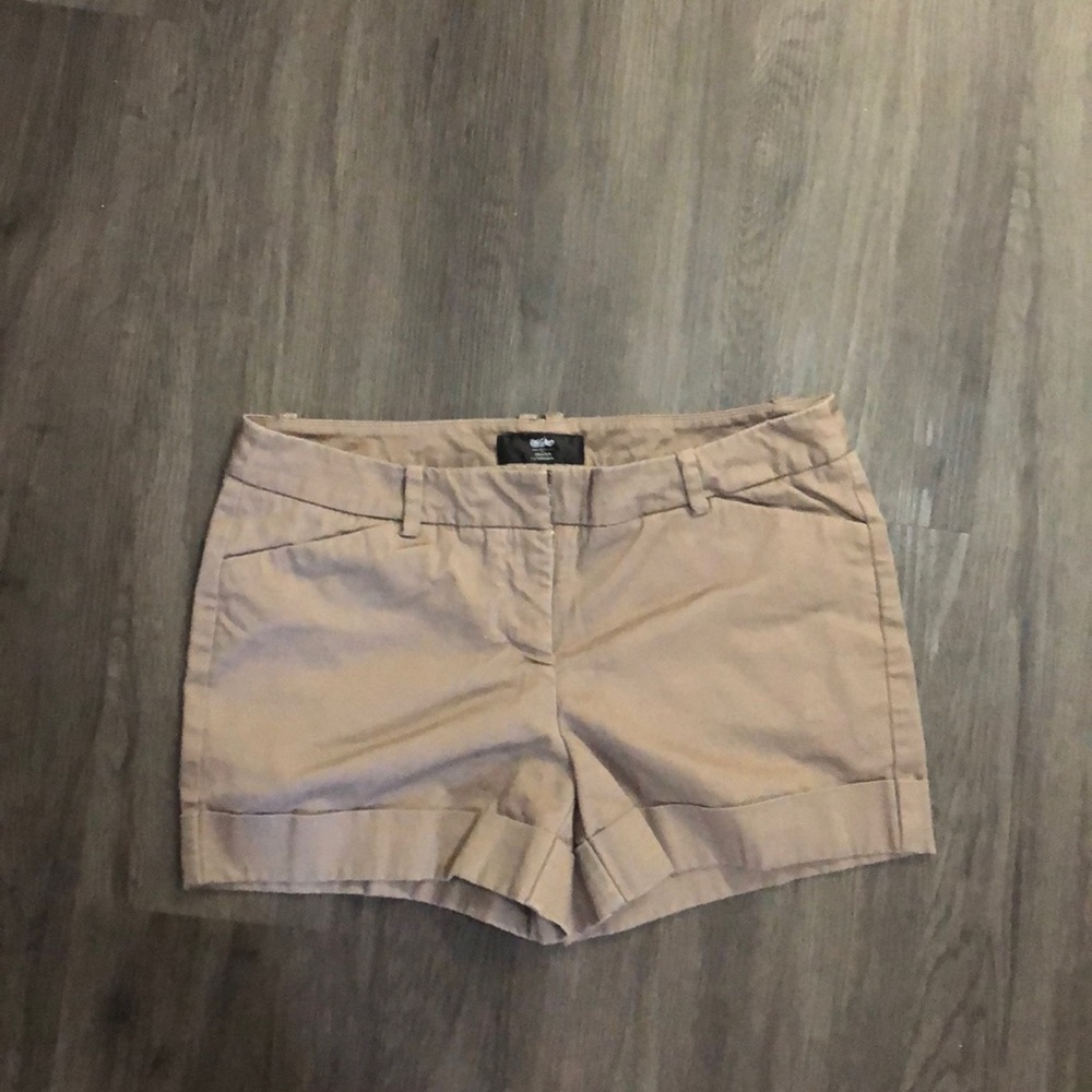 Tan cuffed shorts, 2/20